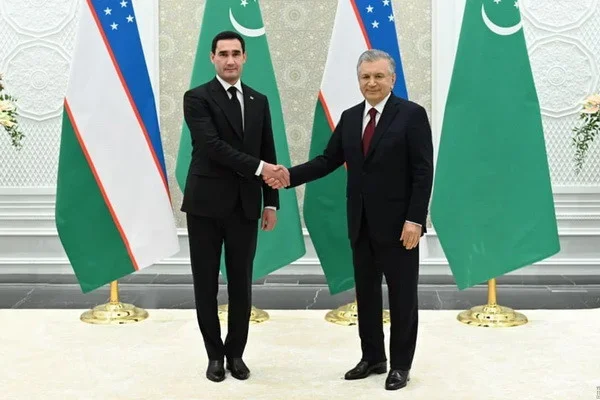 Presidents of Uzbekistan and Turkmenistan consider issues of further developing bilateral cooperation