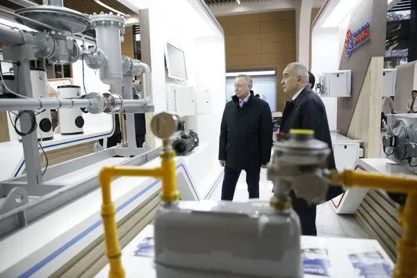 Александр Беглов ознакомился с инновационными производствами в Ташкенте