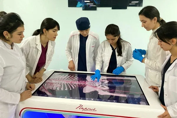 In search of new methods for improving the knowledge of doctors