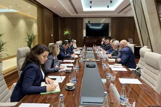 Negotiations takes place at the Ministry of Energy with the Canadian Golden Horizon