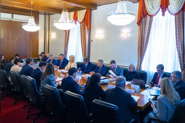 “O‘zatom” va “Rosatom” O‘zbekistondagi integratsiyalashgan atom elektr stansiyasi loyihasi uchun kadrlar tayyorlashni muhokama qildi