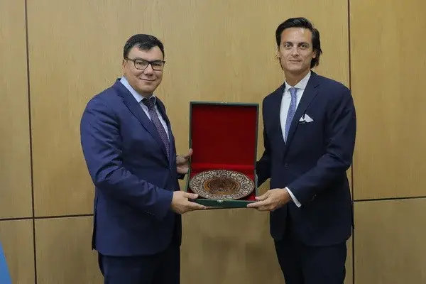 Aziz Abdukhakimov meets with the editorial director of The Investor