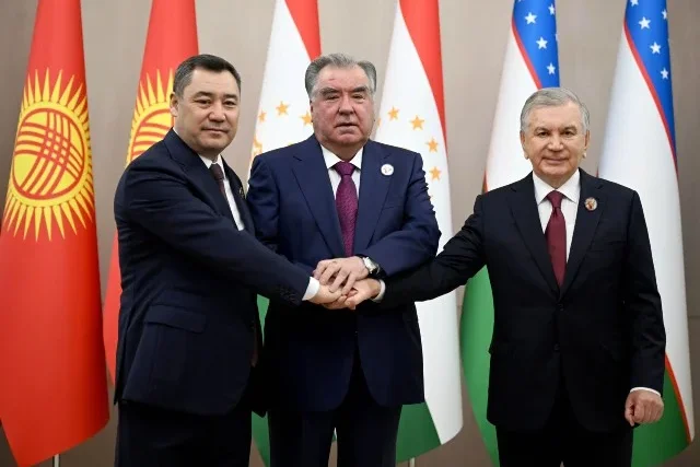 Президент Узбекистана сыграл ключевую роль в урегулировании кыргызско-таджикского пограничного спора — фильм о Садире Жапарове