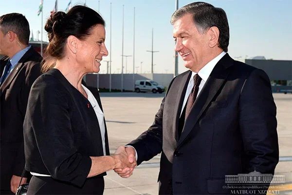 Официальный визит Президента Узбекистана во Францию завершился