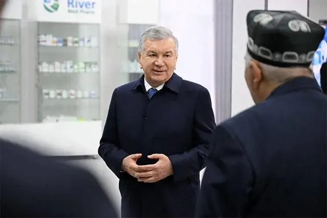 Uzbek President Begins Visit to Syrdarya Region