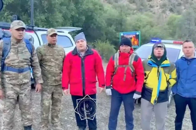 В Казахстане спасли туриста, его спутник из Узбекистана погиб при падении
