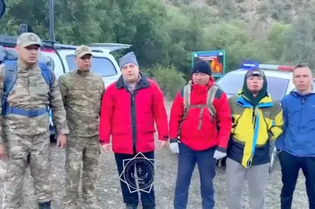 Kazakhstan Rescues Tourist; Companion from Uzbekistan Dies in Fall