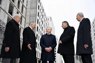 Mirziyoyev Yangi Toshkentdagi “Sharq bahori” majmuasini borib ko‘rdi
