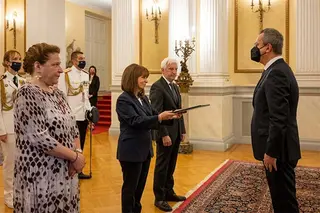 Ambassador of Uzbekistan presents his credentials to the President of Greece