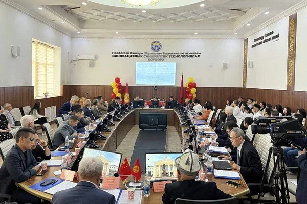 В КНУ прошел Центральноазиатский региональный форум по развитию экономики и торговли