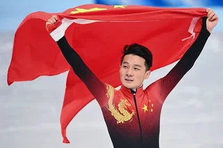 Китаец Жэнь Цзывэй стал олимпийским чемпионом по шорт-треку на дистанции 1000 м