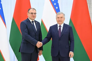 Mirziyoyev, Belarus Delegation Discuss Strategic Partnership
