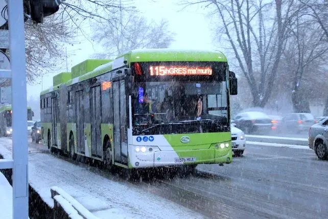 “Toshshaxartransxizmat” avtobus harakat intervallari ortishi ehtimoli haqida ogohlantirdi