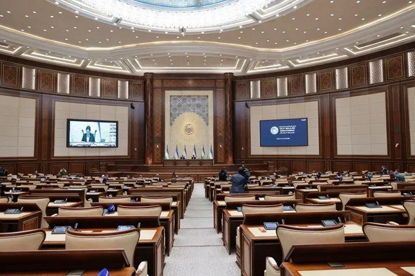 Сорок шестое пленарное заседание Сената Олий Мажлиса начало свою работу