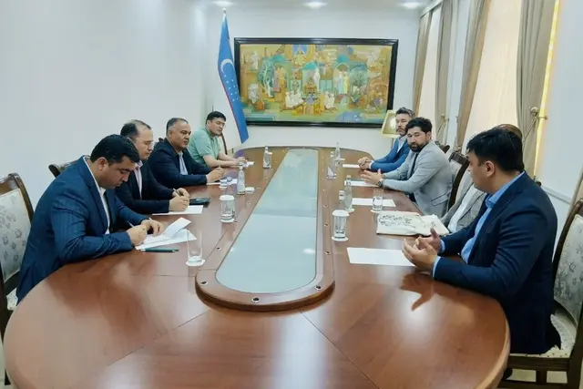 Samarqandda ma'lumotlar markazi va zavod loyihalari muhokama qilindi