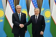 Мирзиёев и Токаев обсудили развитие стратегического партнёрства