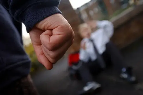 A fight in an Internet cafe led to the death of a schoolboy
