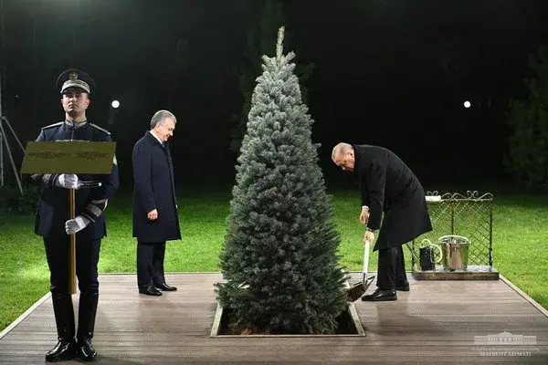 Presidents of Uzbekistan and Turkey plant a tree at Kuksaroy