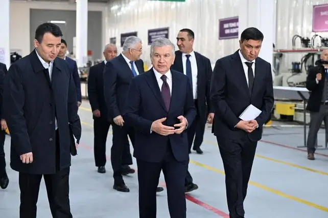 Президент Ургут туманидаги Ferre Group маиший техника ишлаб чиқариш корхонасини кўздан кечирди
