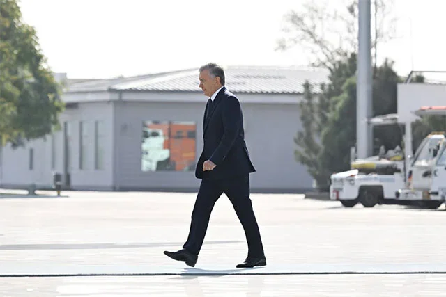President of Uzbekistan Departs for Tajikistan