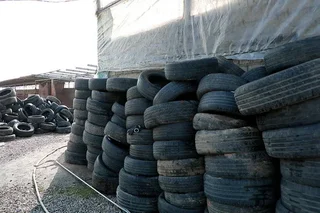 В одной из теплиц Ташкента для разжигания огня использовали автомобильные шины