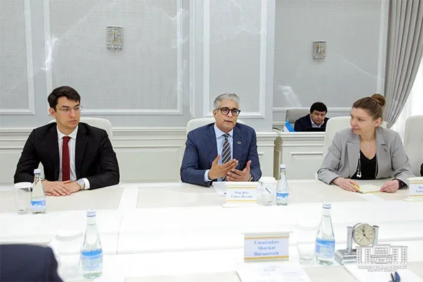 Шавкат Умурзаков встретился с управляющим директором компании DP World Central Asia Region
