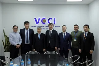 Делегация деловых кругов Узбекистана посещает Вьетнам