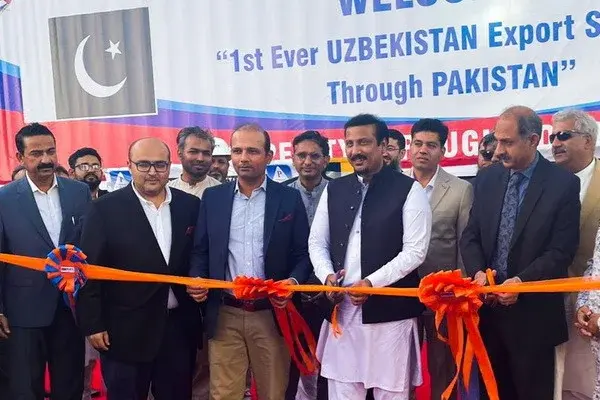 Uzbekistan sends the first cargo to India through the Pakistani port of Karachi