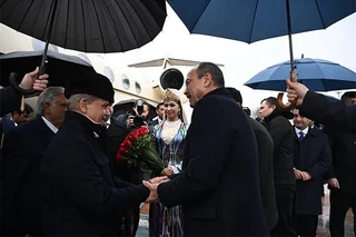 Покистон Бош вазири Ўзбекистонга келди