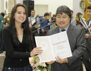 Fine Art Festival takes place in Uzbek capital