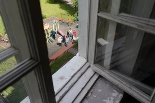 Медсестра выпала из окна больницы и разбилась насмерть