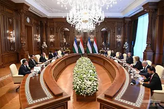 The leaders of Uzbekistan and Hungary discuss priority projects of mutually beneficial cooperation