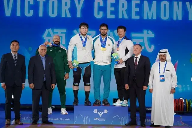 Akbar Jo‘rayev og‘ir atletika bo‘yicha Osiyo chempionatida uchta oltin medalni qo‘lga kiritdi