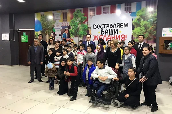 По инициативе Национальной палаты инновационного здравоохранения устроен новогодний праздник для детей