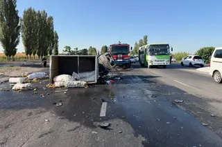 На трассе Ташкент — Нурафшан столкнулись три авто