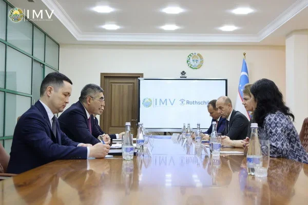 Minister of Economy and Finance meets with representatives of Rothschild & Co