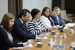 Обсуждены возможности сотрудничества с Канадой в сфере энергетики
