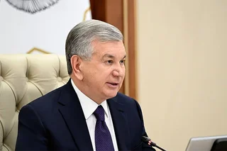 Мирзиёев поздравил Синдарова с победой на Турнире претендентов