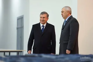 Шавкат Мирзиёев ознакомился с предприятием “Мирзачул текс”