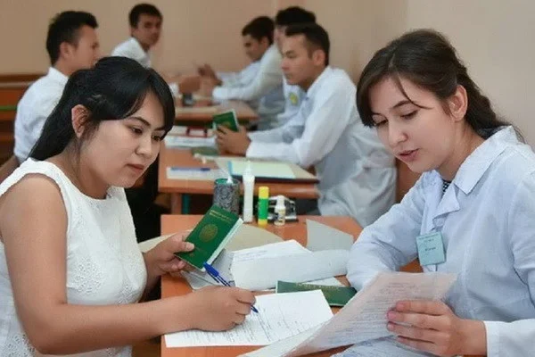 Абитуриенты смогут выбирать вуз и форму обучения после экзаменов