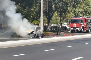 Toshkentda Spark avtomobili yonib ketdi