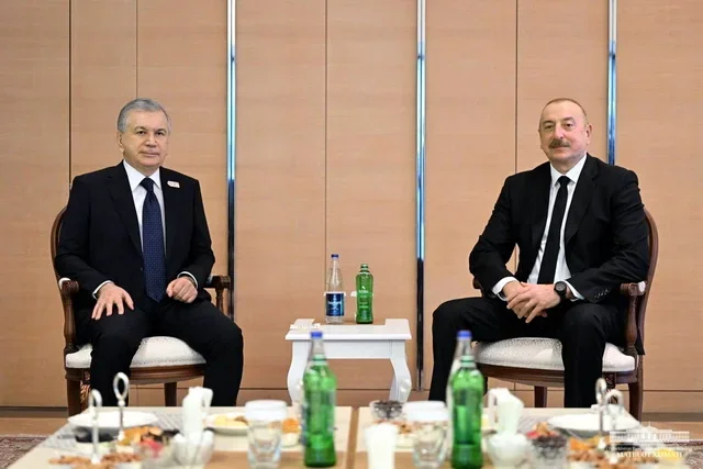 O‘zbekiston va Ozarbayjon rahbarlari oliy darajadagi kelishuvlarni amalga oshirish masalalarini muhokama qildilar