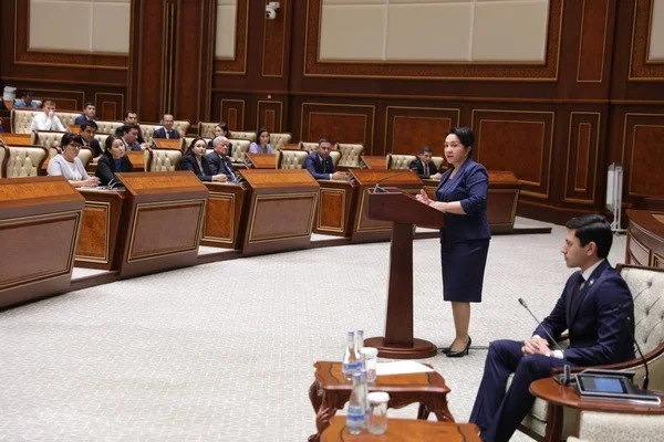 Председатель Сената встретилась с членами Молодежного парламента