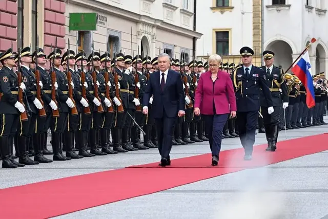 An official welcoming ceremony for the President of Uzbekistan takes place in Ljubljana