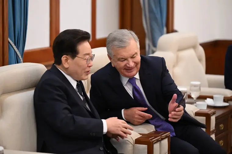 Асадов рассказал о тёплых встречах Мирзиёева в Корее