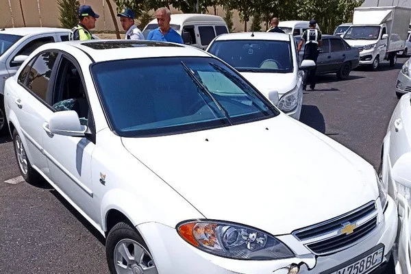 Преступник угнал автомобиль Gentra на автомойке в Ташкенте