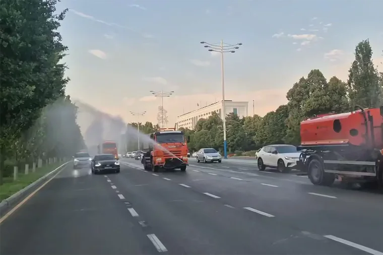 Tashkent Steps Up Street Watering Amid Extreme Heat