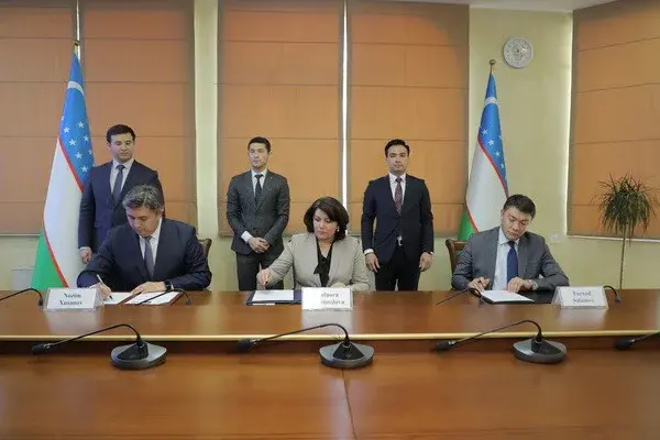 A ceremony of signing a tripartite memorandum between the Ministry of Employment and Labor Relations, Khalq Bank and the Tadbirkor Ayol Association