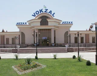В Джизаке открыли новое здание железнодорожного вокзала