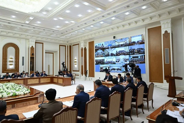 Mirziyoyev: yozda elektr tarmoqlarida 4 ming avariya yuz berdi
